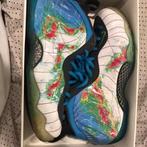 Nike foamposite one. Weatherman